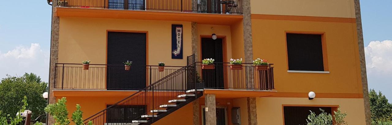 B&B "Gabriel&Melissa" Airport View - Nuova - Ristrutturato Gennaio 2022 Tessera Dış mekan fotoğraf