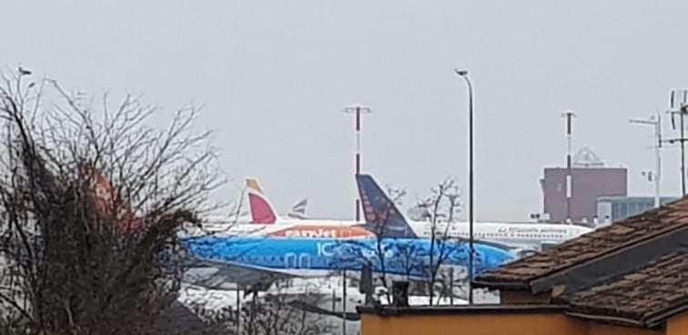 B&B "Gabriel&Melissa" Airport View - Nuova - Ristrutturato Gennaio 2022 Tessera Dış mekan fotoğraf