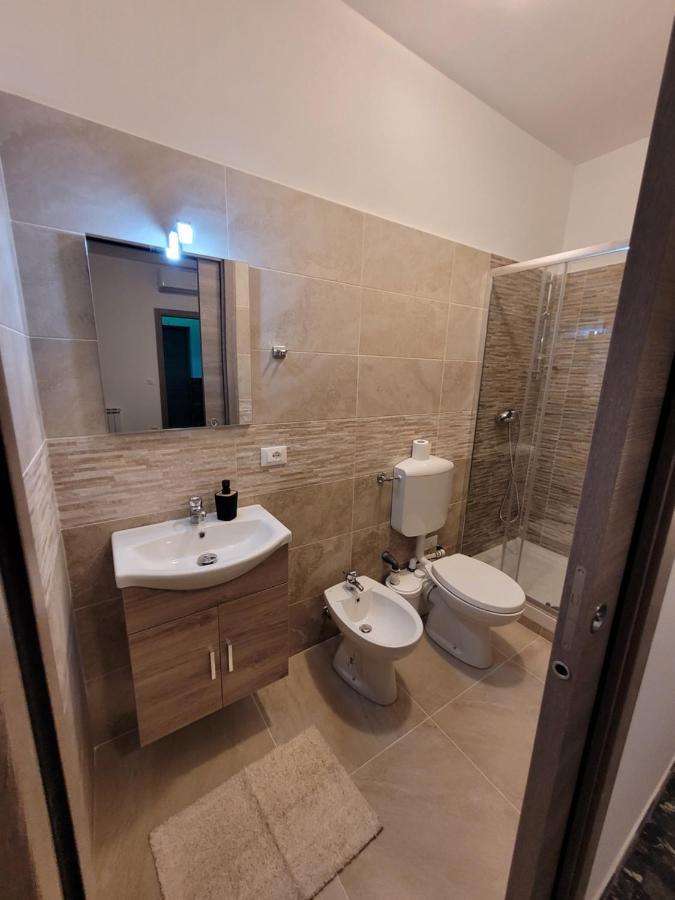 B&B "Gabriel&Melissa" Airport View - Nuova - Ristrutturato Gennaio 2022 Tessera Dış mekan fotoğraf