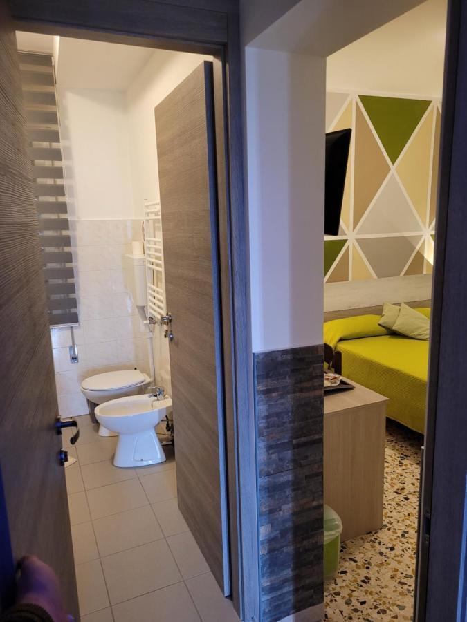 B&B "Gabriel&Melissa" Airport View - Nuova - Ristrutturato Gennaio 2022 Tessera Dış mekan fotoğraf